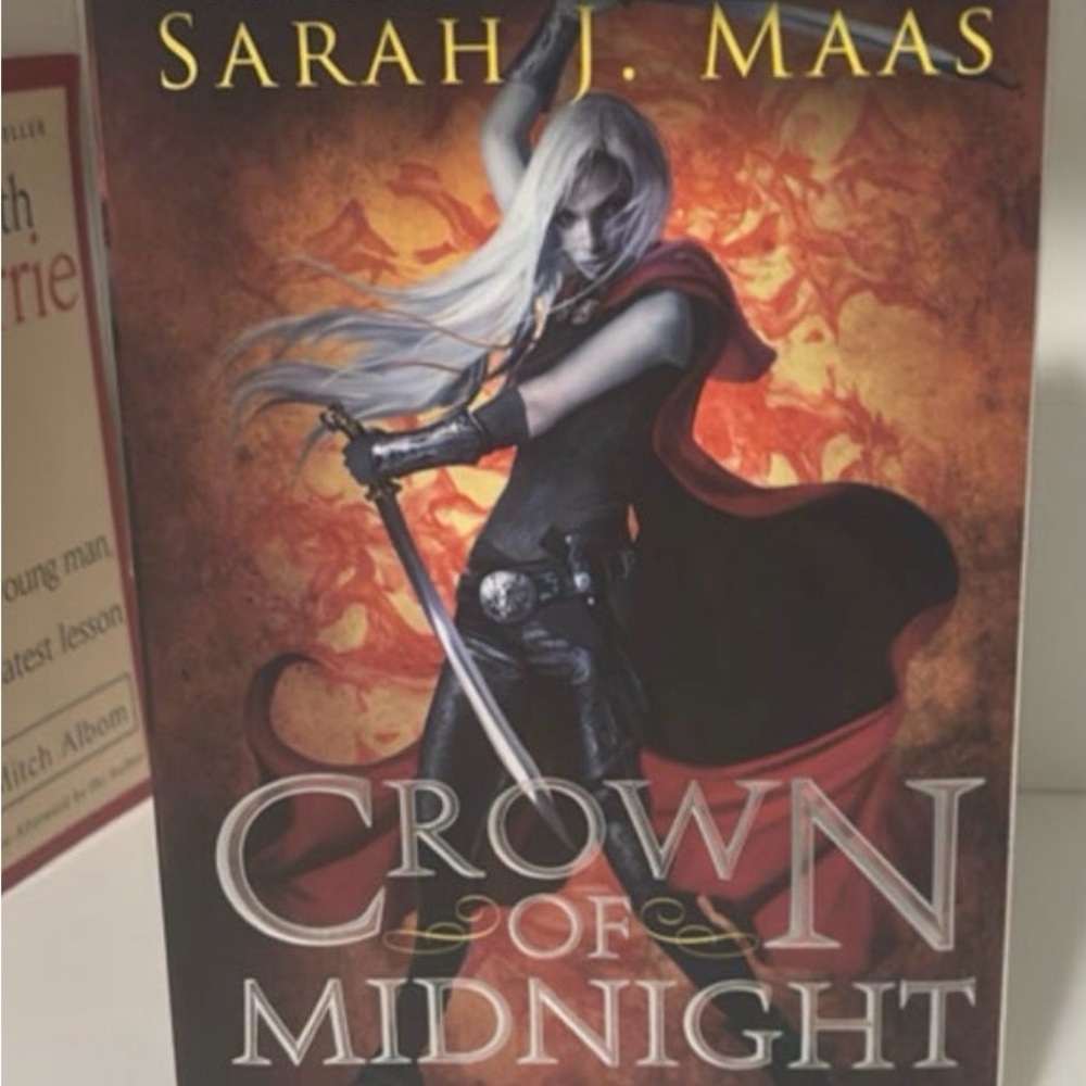 Crown of Midnight Book by Sarah J. Maas OOP Cover